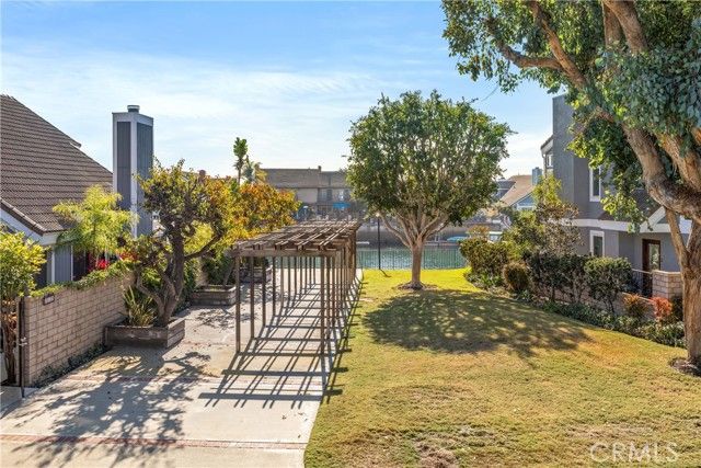 16121 Saint Croix Circle, Huntington Beach, CA 92649