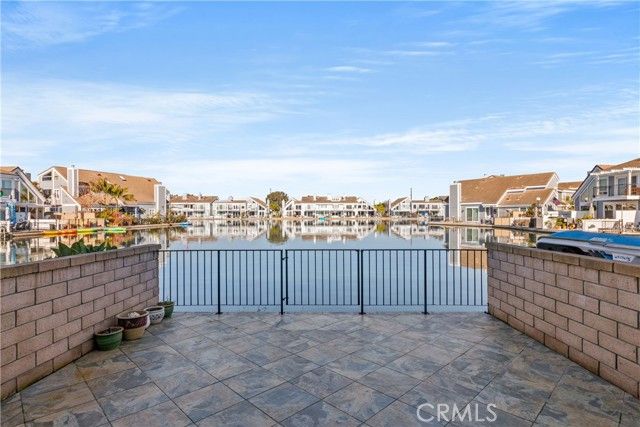 16121 Saint Croix Circle, Huntington Beach, CA 92649