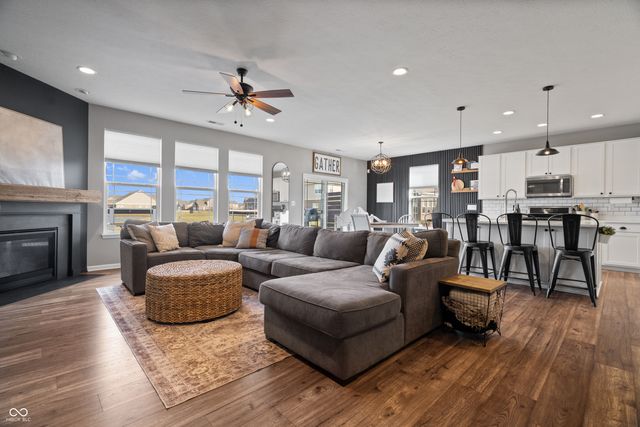 4726 W Lawrence Way, New Palestine, IN 46163