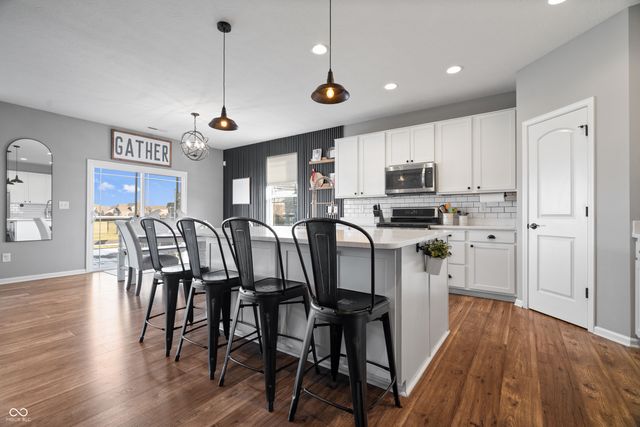 4726 W Lawrence Way, New Palestine, IN 46163