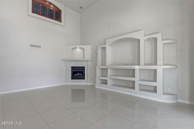 8634 N LOOP Drive, El Paso, TX 79907