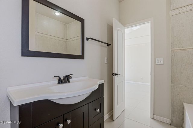 8634 N LOOP Drive, El Paso, TX 79907