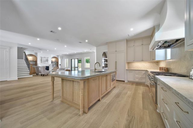 1191 Chamboard Lane, Houston, TX 77018