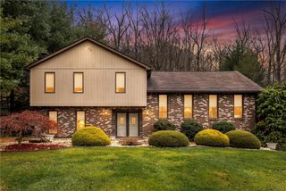 6187 Baker School Rd, Level Green, PA 15085