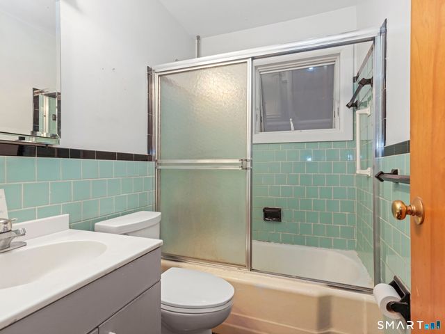 33 Cynthia Drive, West Haven, CT 06516