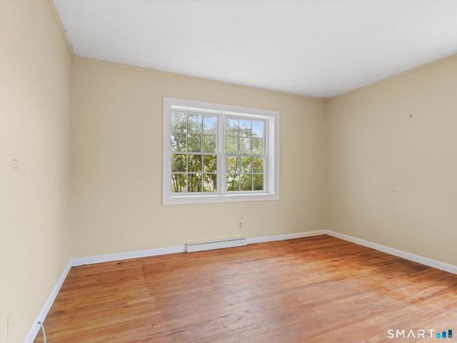 33 Cynthia Drive, West Haven, CT 06516