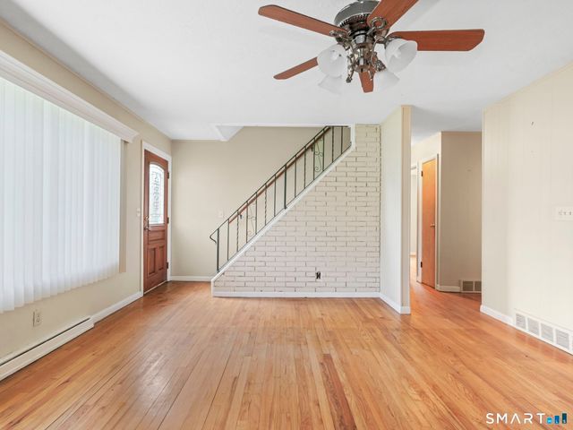 33 Cynthia Drive, West Haven, CT 06516