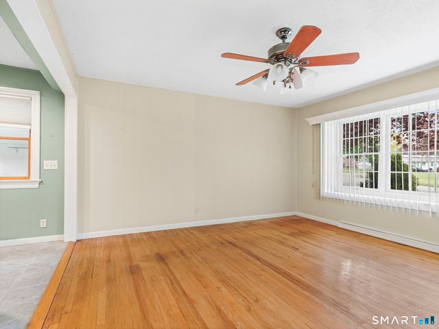 33 Cynthia Drive, West Haven, CT 06516