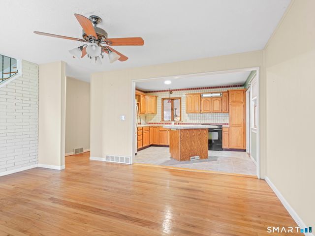 33 Cynthia Drive, West Haven, CT 06516
