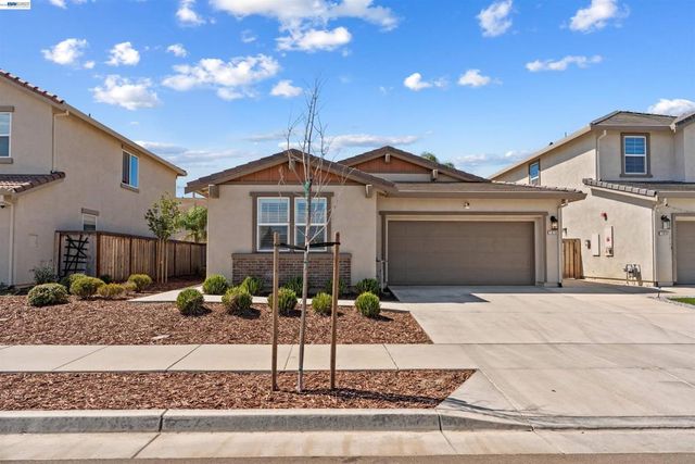 1018 Shearwater Rd., Lathrop, CA 95330