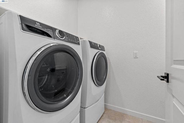 1018 Shearwater Rd., Lathrop, CA 95330