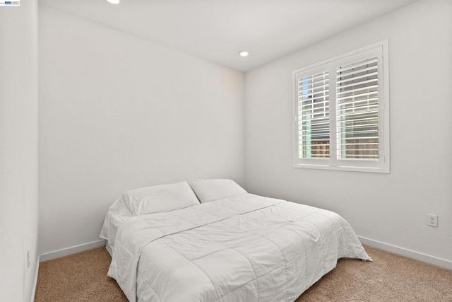 1018 Shearwater Rd., Lathrop, CA 95330