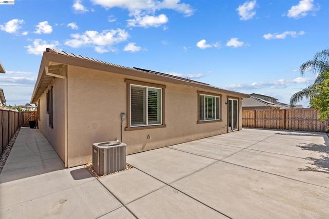 1018 Shearwater Rd., Lathrop, CA 95330