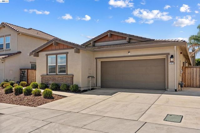 1018 Shearwater Rd., Lathrop, CA 95330
