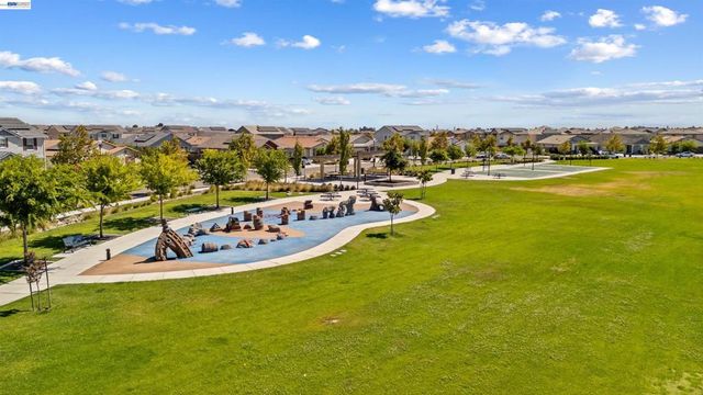 1018 Shearwater Rd., Lathrop, CA 95330