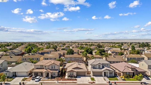 1018 Shearwater Rd., Lathrop, CA 95330