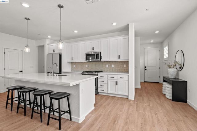 1018 Shearwater Rd., Lathrop, CA 95330