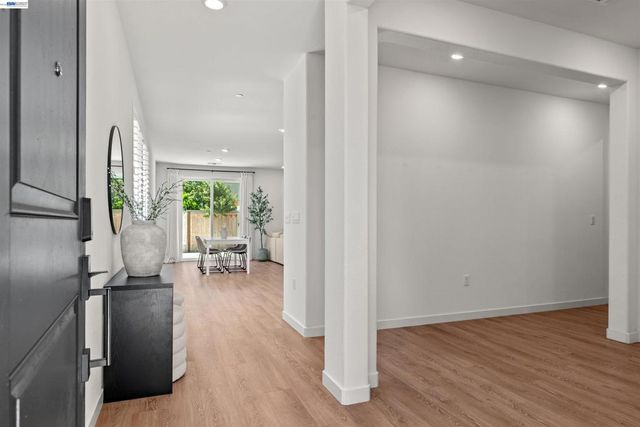 1018 Shearwater Rd., Lathrop, CA 95330