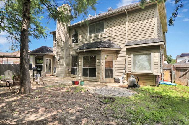5502 Hyannis Drive, Arlington, TX 76018