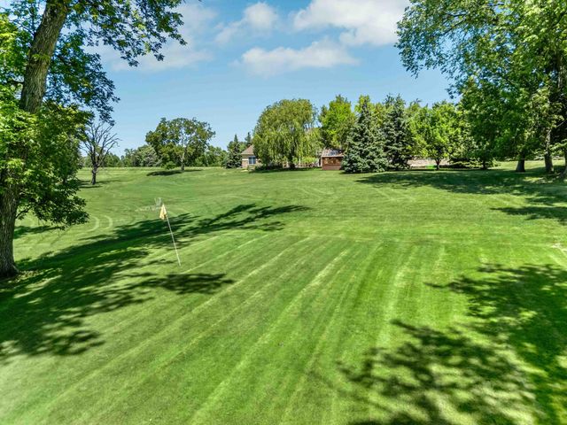 705 18th Avenue N, Moorhead, MN 56560
