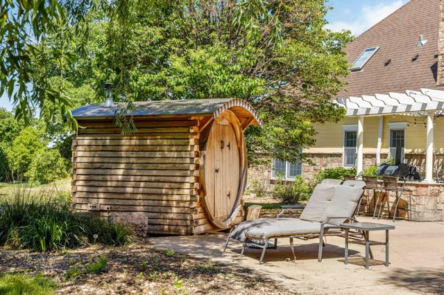 705 18th Avenue N, Moorhead, MN 56560