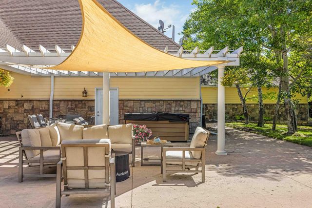 705 18th Avenue N, Moorhead, MN 56560