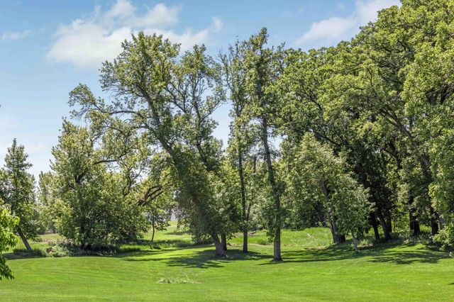 705 18th Avenue N, Moorhead, MN 56560