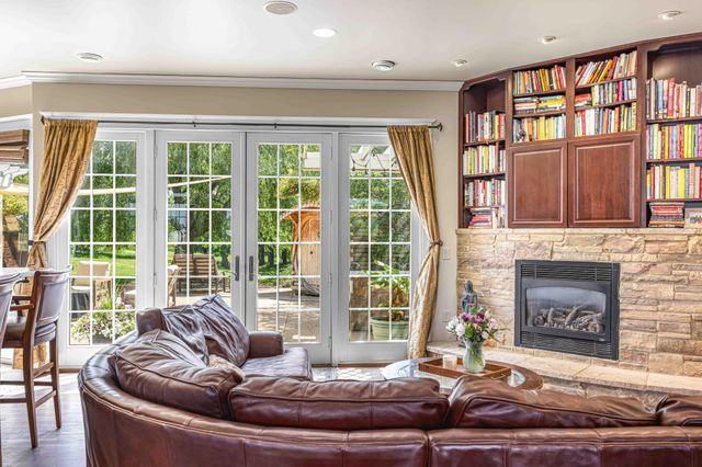 705 18th Avenue N, Moorhead, MN 56560