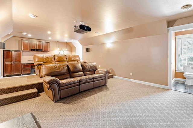 705 18th Avenue N, Moorhead, MN 56560