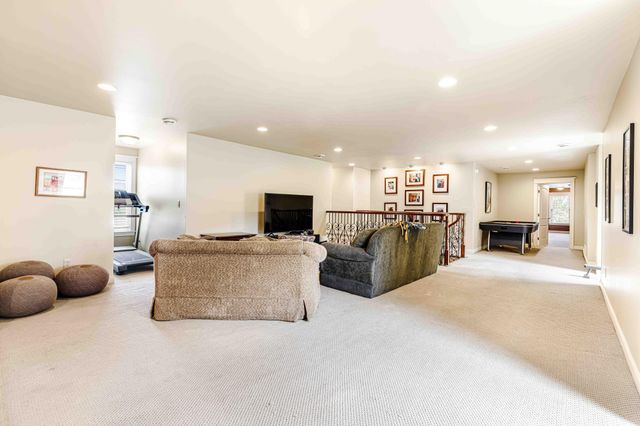 705 18th Avenue N, Moorhead, MN 56560