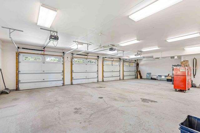 705 18th Avenue N, Moorhead, MN 56560