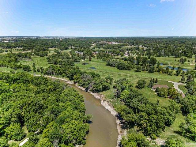 705 18th Avenue N, Moorhead, MN 56560