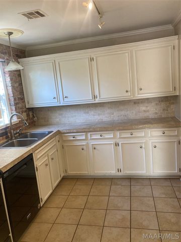 2952 Old Farm Road, Montgomery, AL 36111