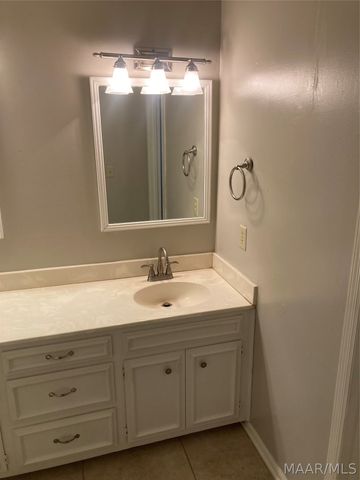 2952 Old Farm Road, Montgomery, AL 36111