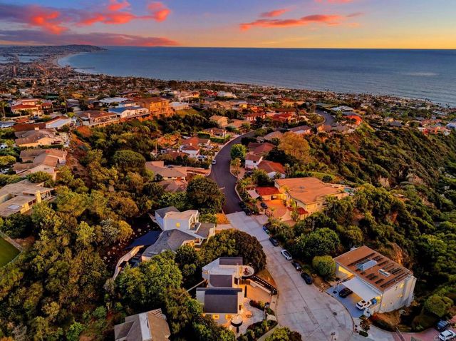 6105 Avenida Chamnez, La Jolla, CA 92037
