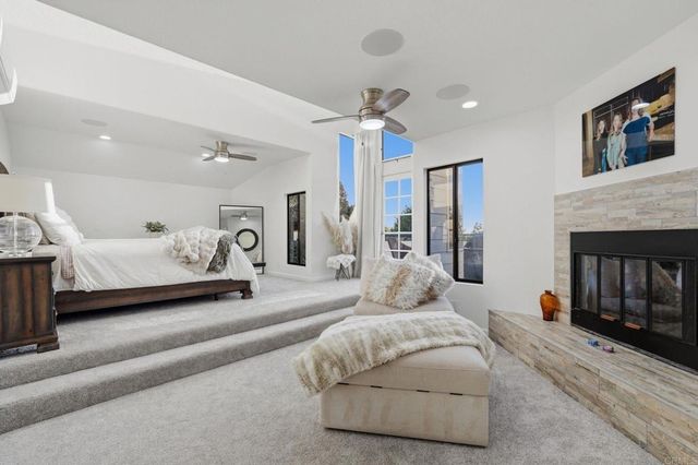 6105 Avenida Chamnez, La Jolla, CA 92037