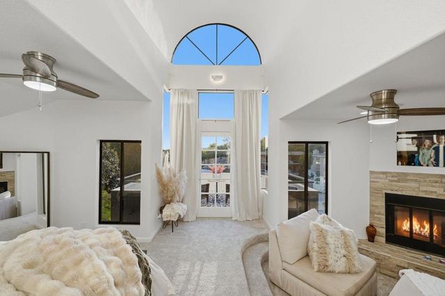 6105 Avenida Chamnez, La Jolla, CA 92037
