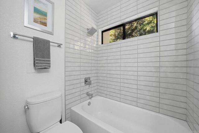 6105 Avenida Chamnez, La Jolla, CA 92037