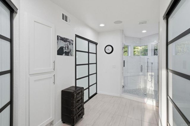 6105 Avenida Chamnez, La Jolla, CA 92037