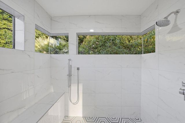 6105 Avenida Chamnez, La Jolla, CA 92037