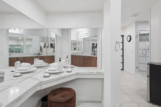 6105 Avenida Chamnez, La Jolla, CA 92037