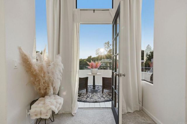 6105 Avenida Chamnez, La Jolla, CA 92037