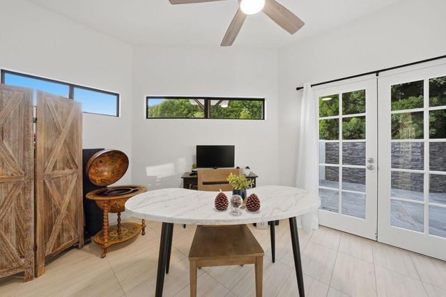 6105 Avenida Chamnez, La Jolla, CA 92037