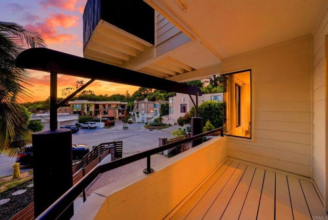 6105 Avenida Chamnez, La Jolla, CA 92037