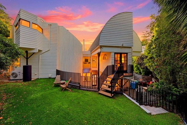 6105 Avenida Chamnez, La Jolla, CA 92037