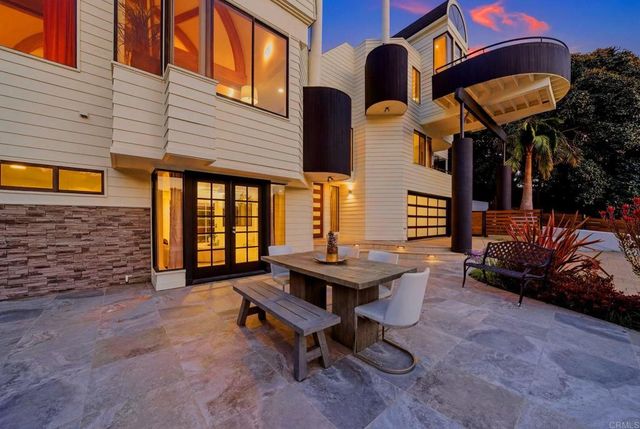 6105 Avenida Chamnez, La Jolla, CA 92037