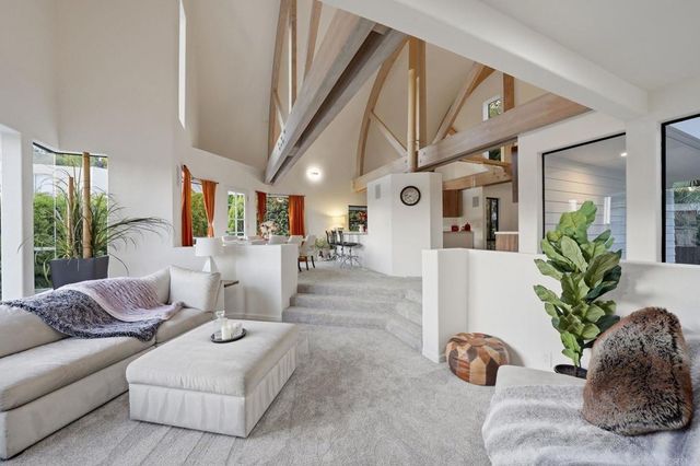 6105 Avenida Chamnez, La Jolla, CA 92037