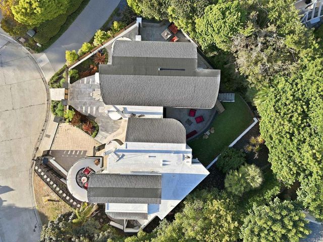 6105 Avenida Chamnez, La Jolla, CA 92037