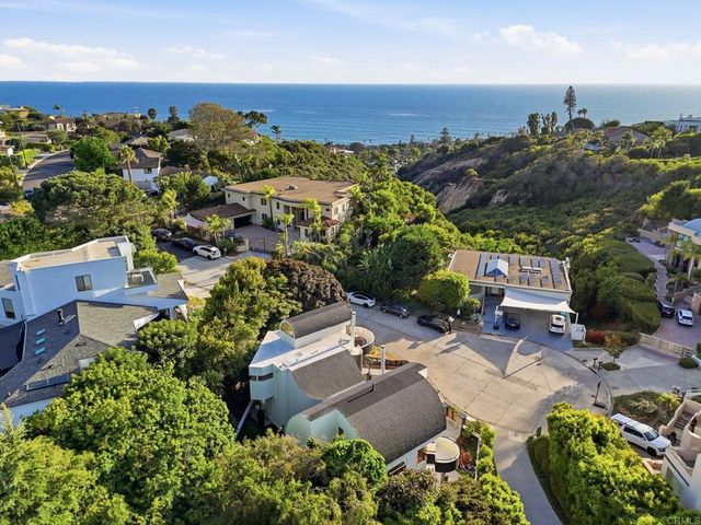 6105 Avenida Chamnez, La Jolla, CA 92037