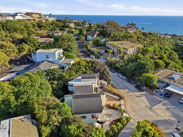 6105 Avenida Chamnez, La Jolla, CA 92037